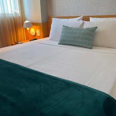 Flat Iate Clube Home Experience Praia Do Canto 비토리아 외부 사진