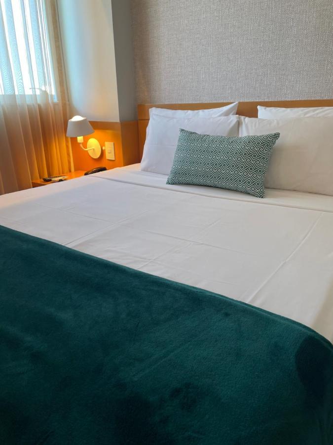 Flat Iate Clube Home Experience Praia Do Canto 비토리아 외부 사진